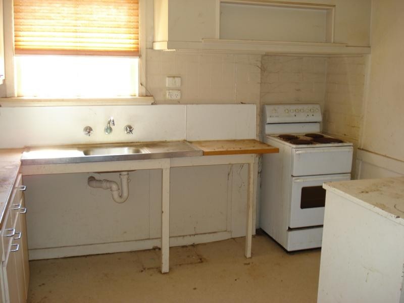 12 DODDS STREET, Maryborough VIC 3465