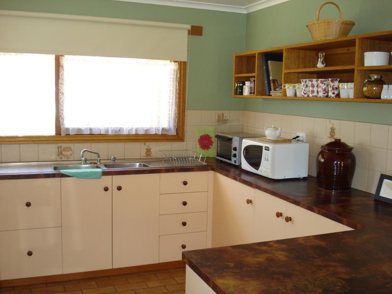 2/8 NAPIER STREET, Maryborough VIC 3465