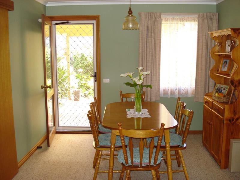 2/8 NAPIER STREET, Maryborough VIC 3465