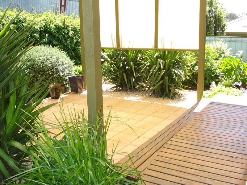 2/8 NAPIER STREET, Maryborough VIC 3465