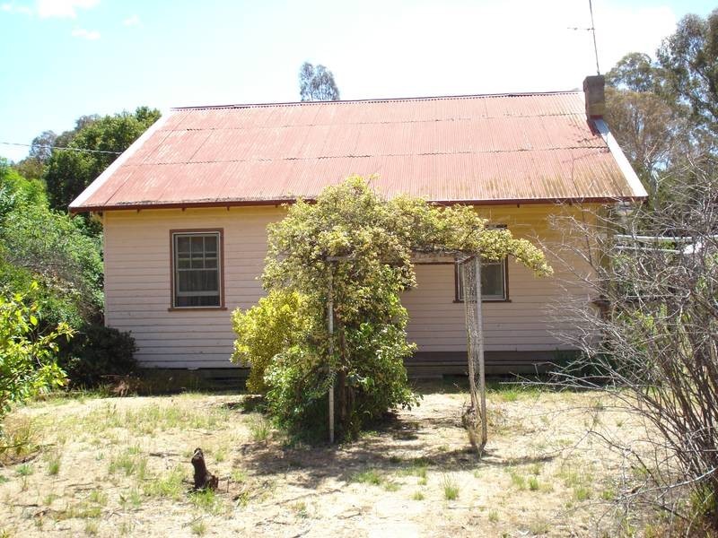 61 MAIN ROAD, Bealiba VIC 3475