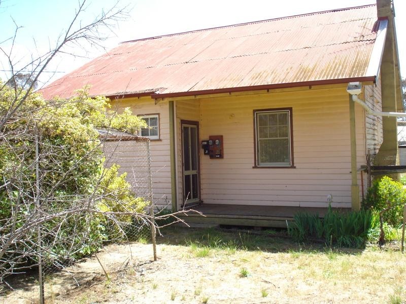 61 MAIN ROAD, Bealiba VIC 3475