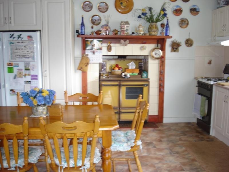 87 High Street, Avoca VIC 3467