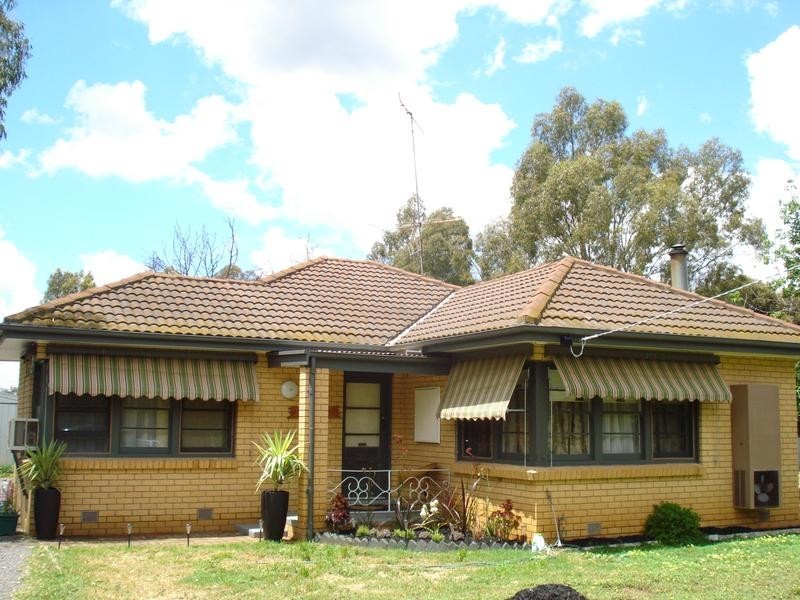 246 BROADWAY, Dunolly VIC 3472