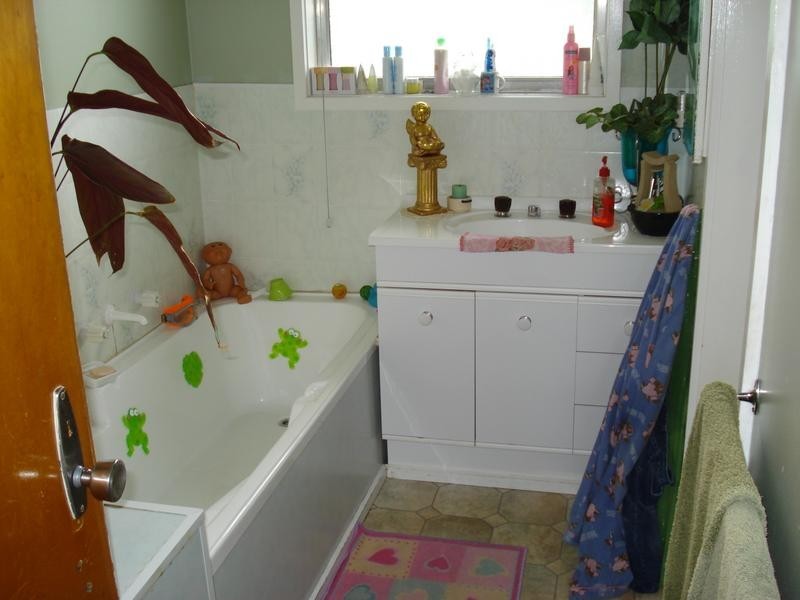 8 Tobruk Avenue, Maryborough VIC 3465