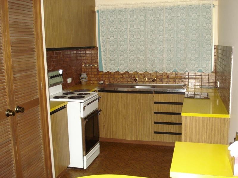 10 CRIMEA STREET, Maryborough VIC 3465