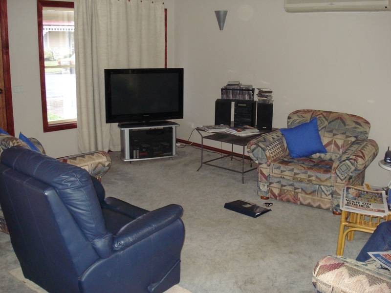 2/1 CROSS STREET, Maryborough VIC 3465