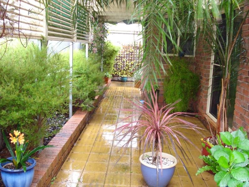 2/1 CROSS STREET, Maryborough VIC 3465