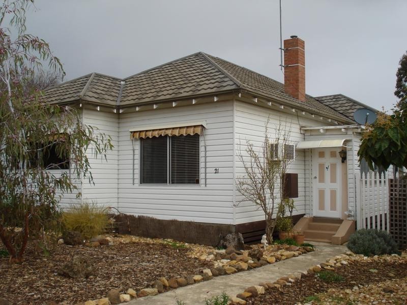 21 Hilton Street, Maryborough VIC 3465