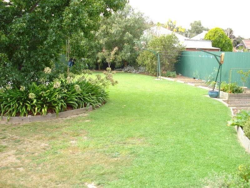 32 Liebig Street, Avoca VIC 3467