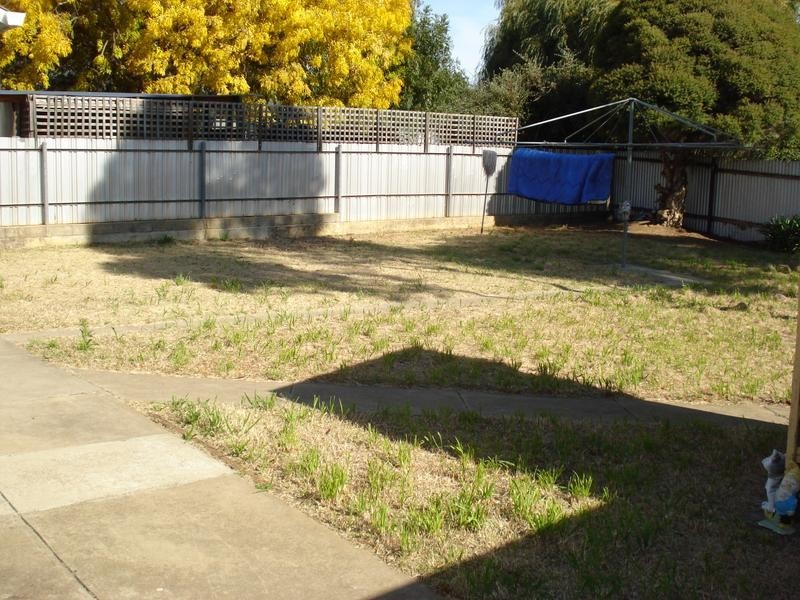 16 Majorca Road, Maryborough VIC 3465