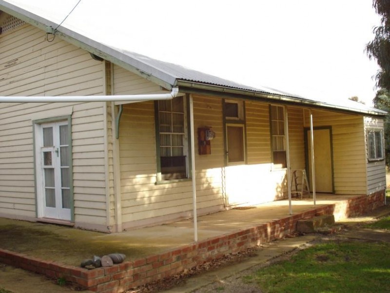 16 Moores Flat Road, Bung Bong VIC 3465