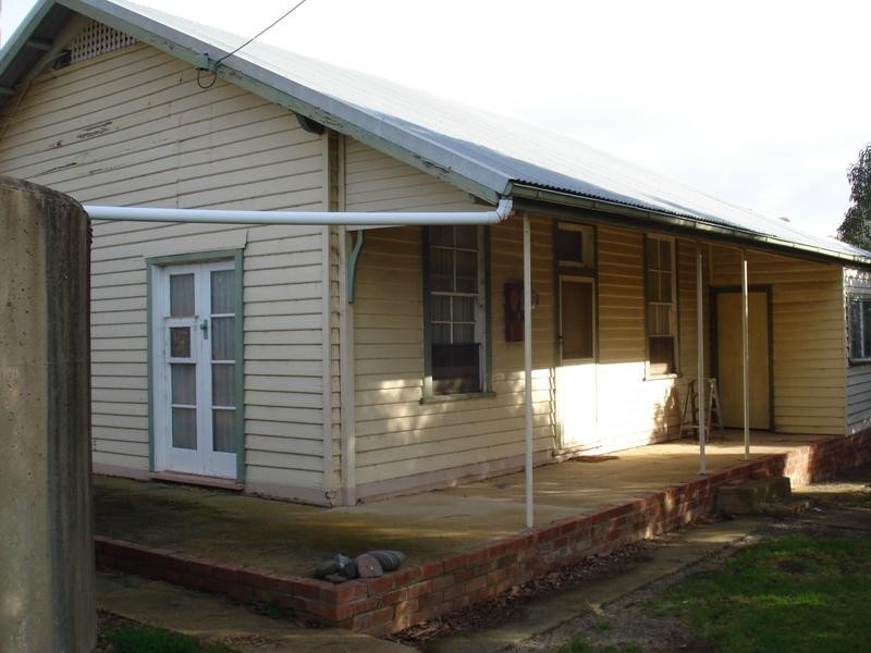 16 Moores Flat Road, Bung Bong VIC 3465