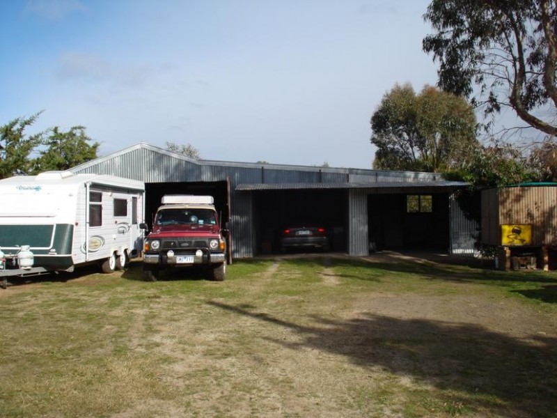 16 Moores Flat Road, Bung Bong VIC 3465