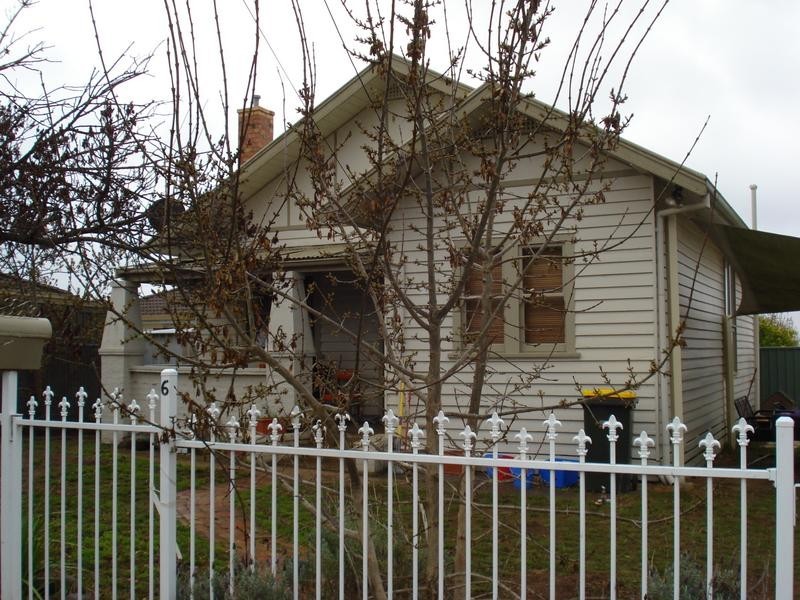 6 Pekin Road, Maryborough VIC 3465