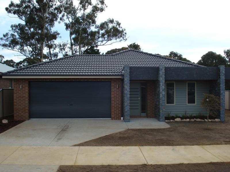 299 Gladstone Street, Maryborough VIC 3465