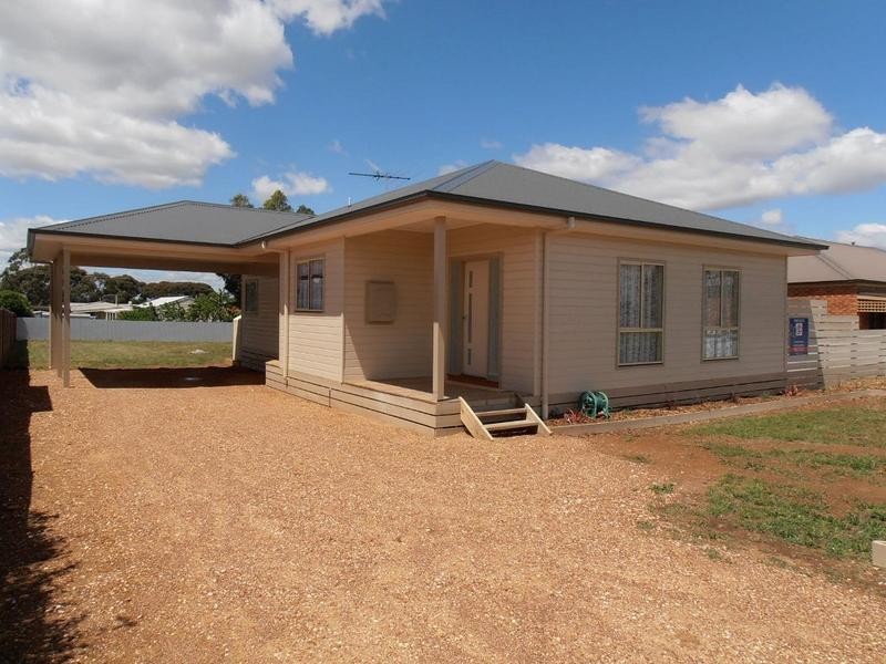 20 Hall Street CARISBROOK, Maryborough VIC 3465