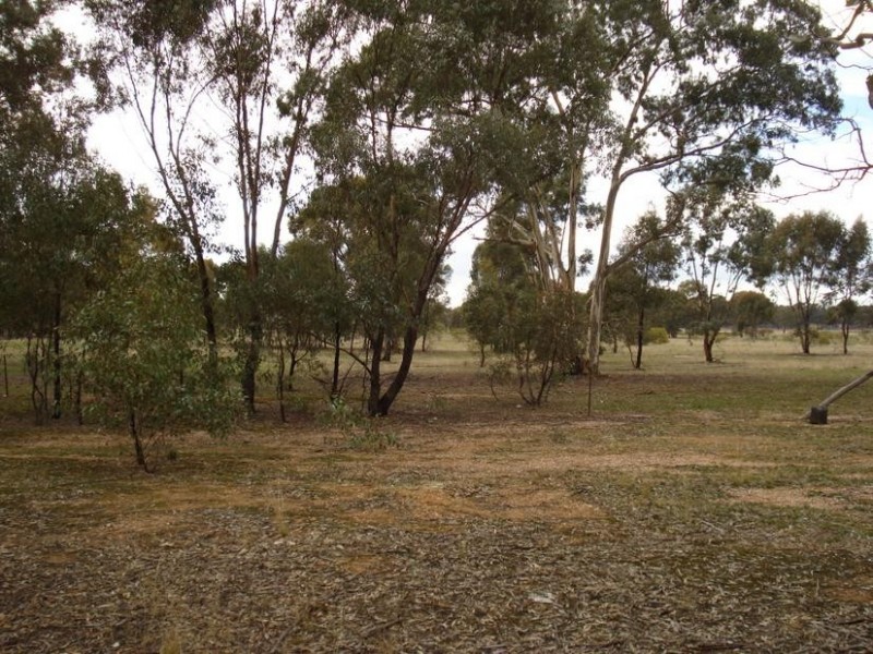 22 Bennetts Lane, Bet Bet VIC 3472