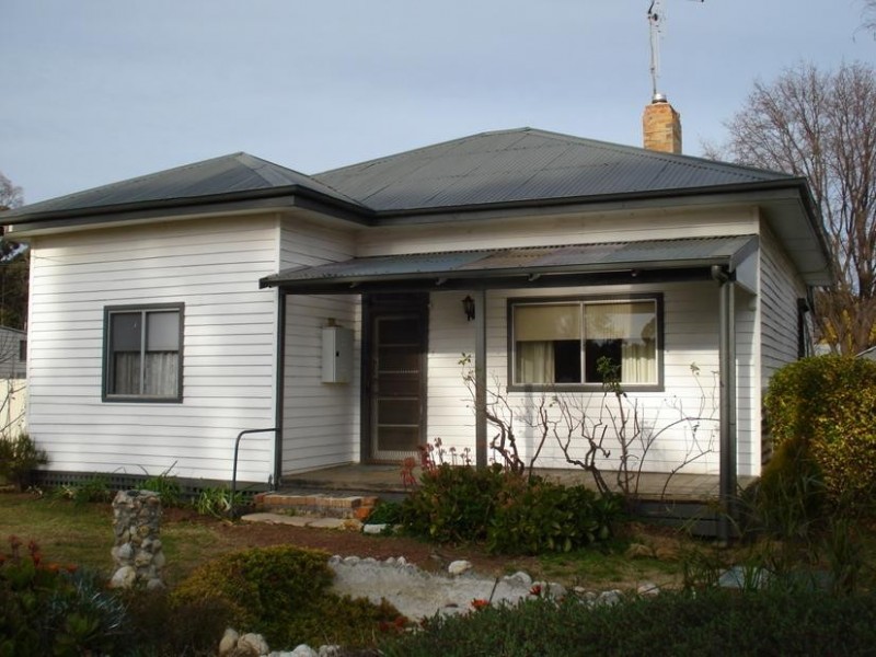 13 Thompson Street, Dunolly VIC 3472