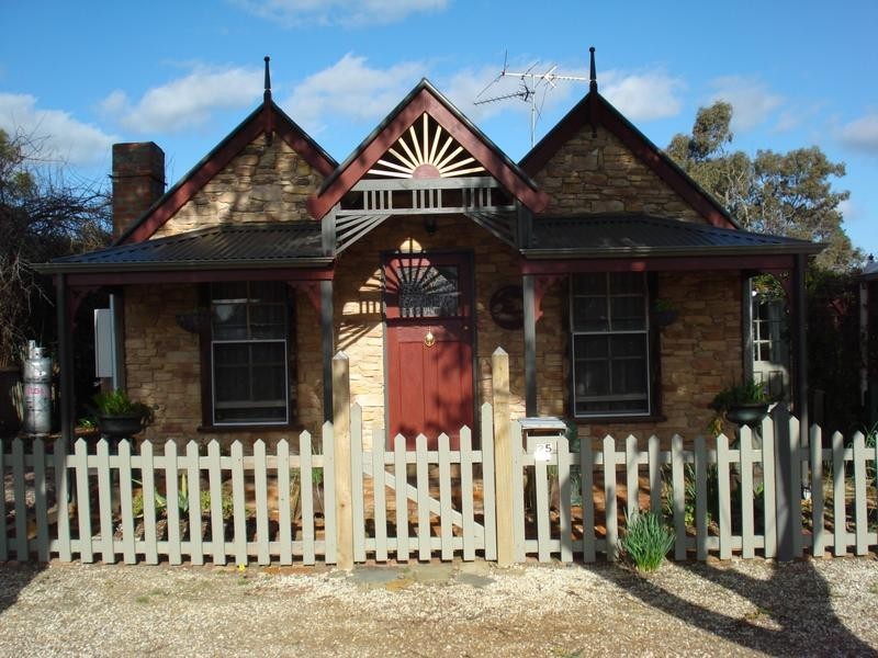 25 Hardy Street, Dunolly VIC 3472