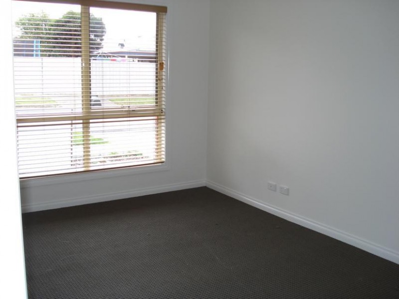 12 Sydney Avenue, Maryborough VIC 3465