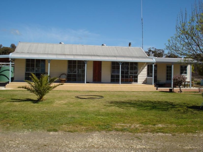 229 Shepherds Road, Bowenvale VIC 3465