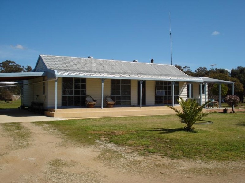 229 Shepherds Road, Bowenvale VIC 3465