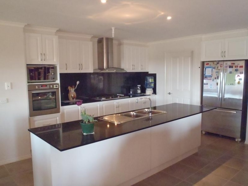 27 GRICE STREET, Carisbrook VIC 3464