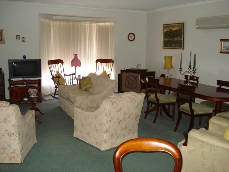 1/2 Dundas Road, Maryborough VIC 3465