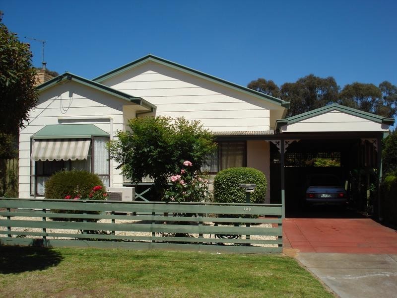 106 Queens Avenue, Maryborough VIC 3465