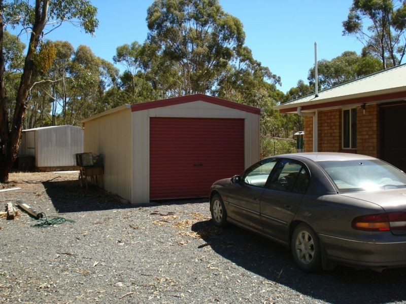 90 MOLIAGUL DRIVE, Moliagul VIC 3472