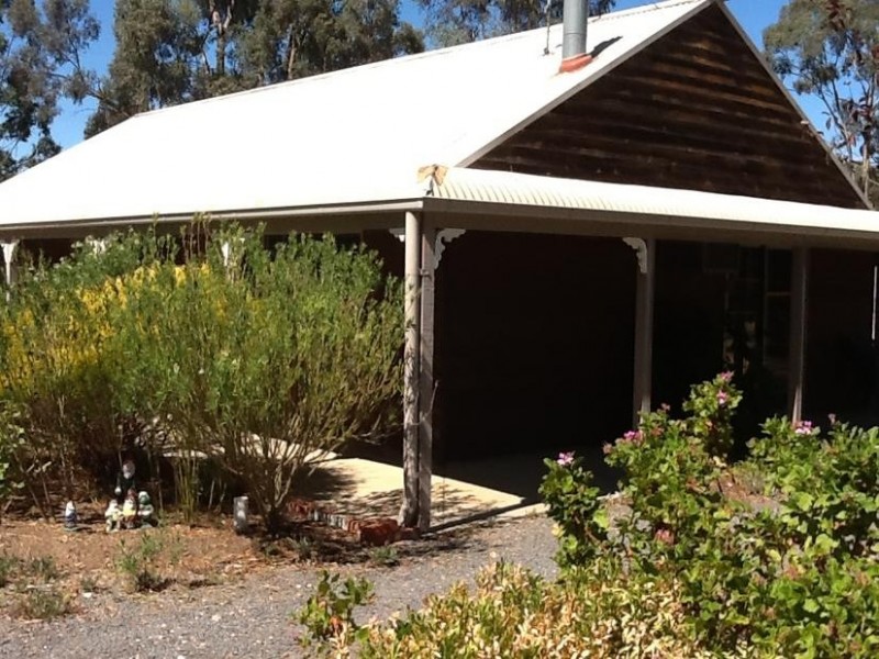 17 Rheola Road, Dunolly VIC 3472