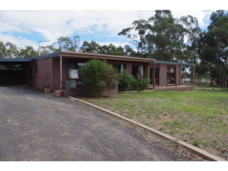 2 Hall Road, Alma VIC 3465