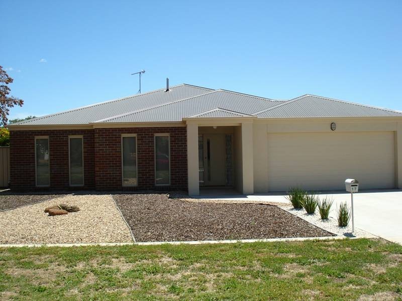 17 SMITH STREET, Carisbrook VIC 3464