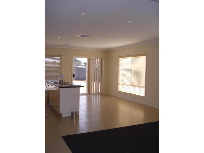 11 Hoskin Street, Maryborough VIC 3465