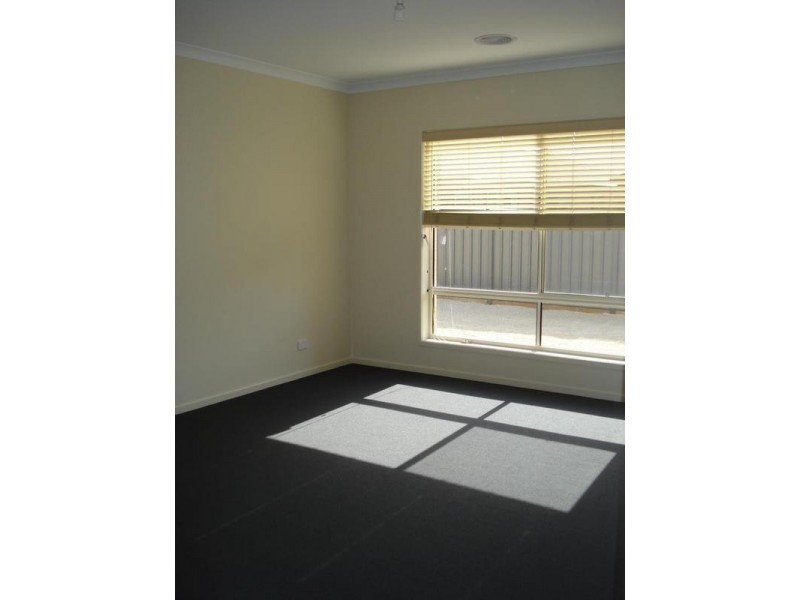 11 Hoskin Street, Maryborough VIC 3465