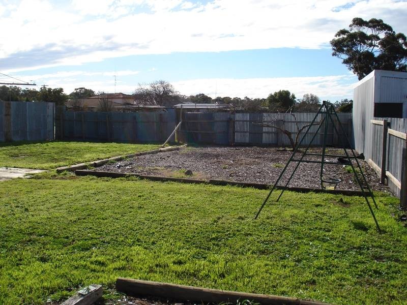 26 HOLYROOD STREET, Maryborough VIC 3465