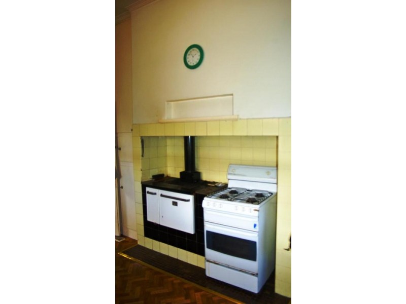 27 Barkly Street, Maryborough VIC 3465