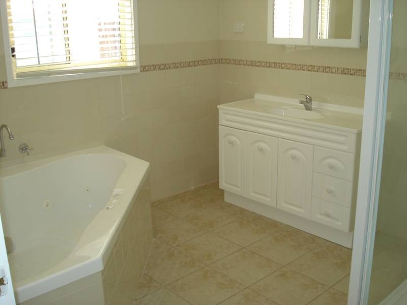 20 TWEEDALE STREET, DUNOLLY, Maryborough VIC 3465