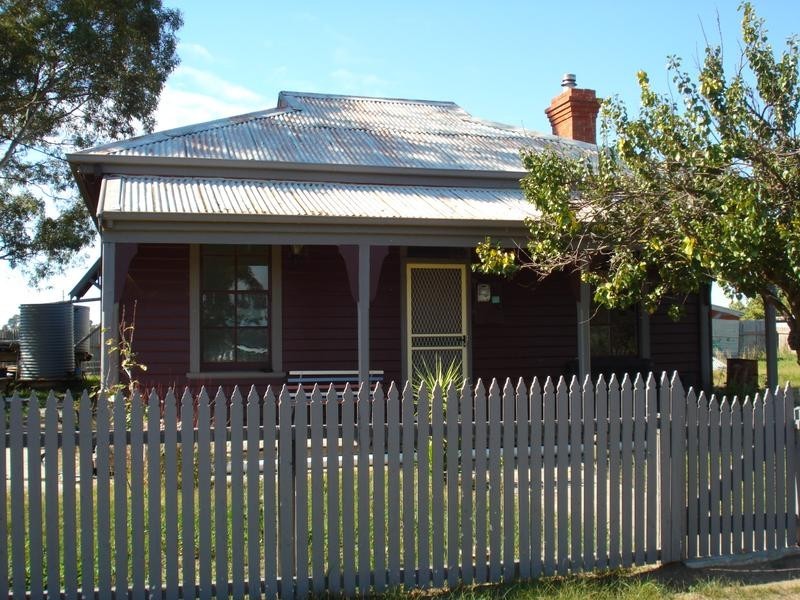 12 RAILWAY STREET, Talbot VIC 3371