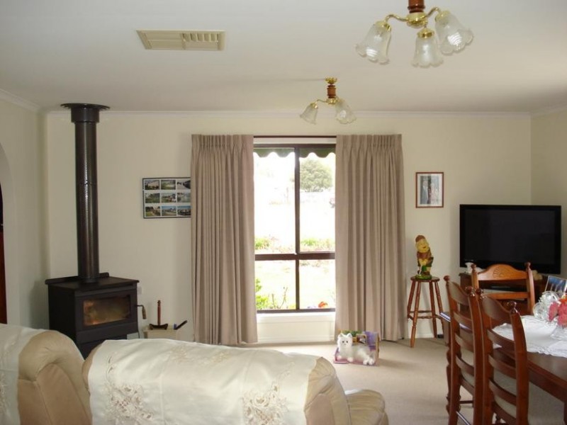 15 McLachlan Street, Carisbrook VIC 3464