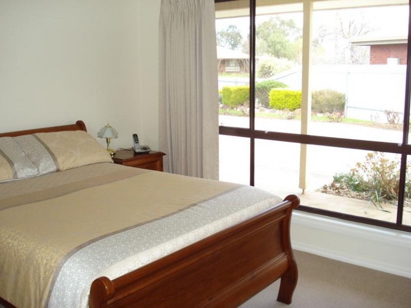 15 McLachlan Street, Carisbrook VIC 3464