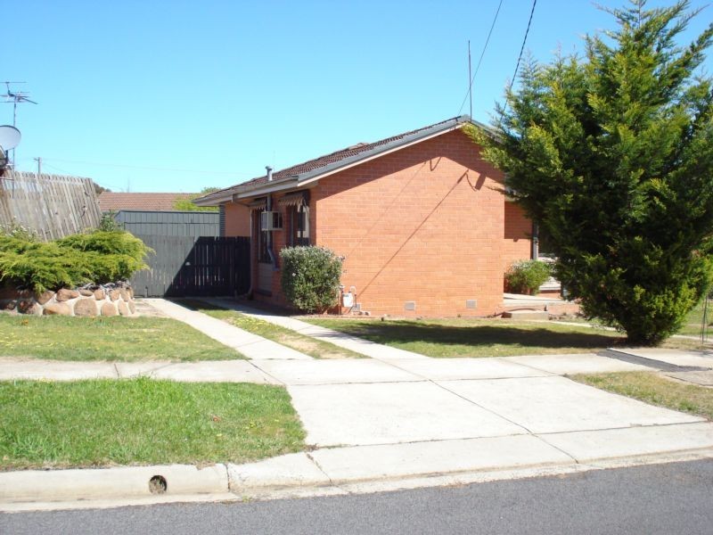 2 Tobruk Ave, Maryborough VIC 3465