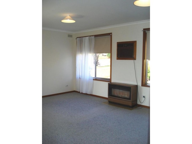 2 Tobruk Ave, Maryborough VIC 3465