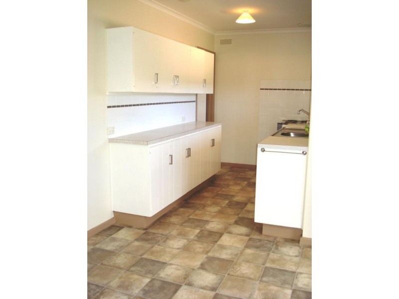 2 Tobruk Ave, Maryborough VIC 3465