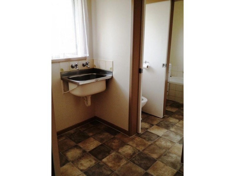 2 Tobruk Ave, Maryborough VIC 3465