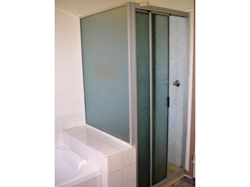 2 Tobruk Ave, Maryborough VIC 3465