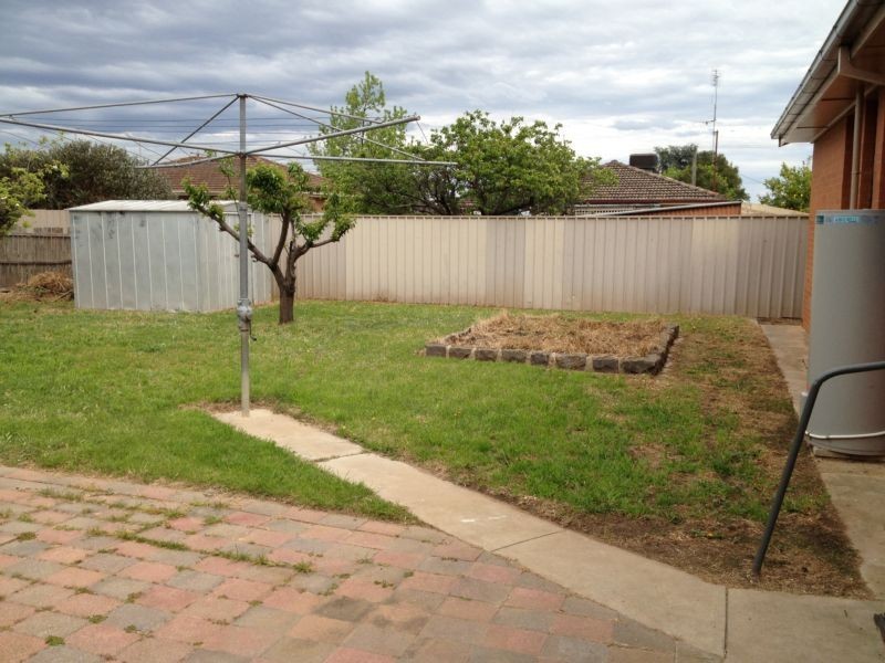 2 Tobruk Ave, Maryborough VIC 3465