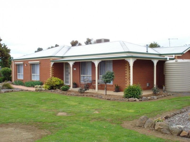 1 Queen Street, Carisbrook VIC 3464