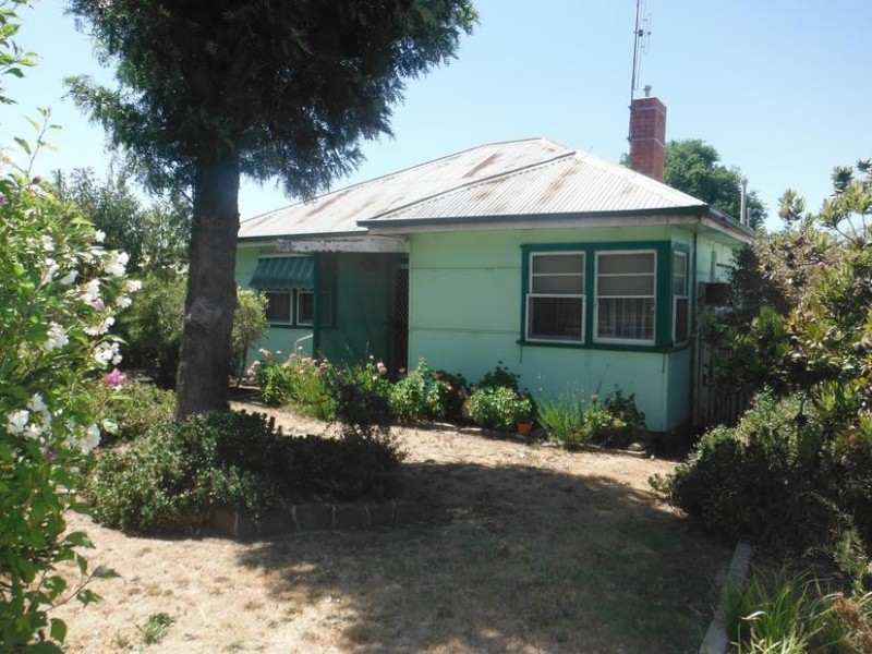 18 Holyrood Street, Maryborough VIC 3465